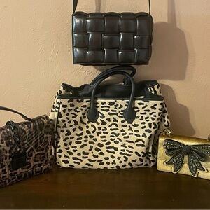 Special Bundle  

Bottega Veneta 

Mark & Graham

Kurt Geiger 

Alto  4  for 1 $